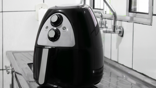 Quem tem airfryer precisa saber disso: o TudoGostoso revela os alimentos que podem formar acrilamida, ligada a prejuízos à saúde