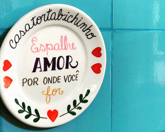 Casa Torta é um espaço interativo que reúne brincadeira, nostalgia e diversão. (créditos: Divulgação/ Lu Gatelli)