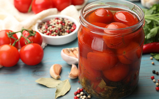 Teresa Nadal, cozinheira: "Os melhores tomates em conserva são feitos em casa em 20 minutos com sal marinho, mas o segredo é escorrer bem os tomates à mão antes de colocá-los no frasco."