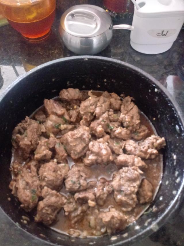 Mais um clássico para o seu domingo preguiçoso, dessa vez para os amantes da carne vermelha (Créditos: Juçara Sarubbi/TudoGostoso)