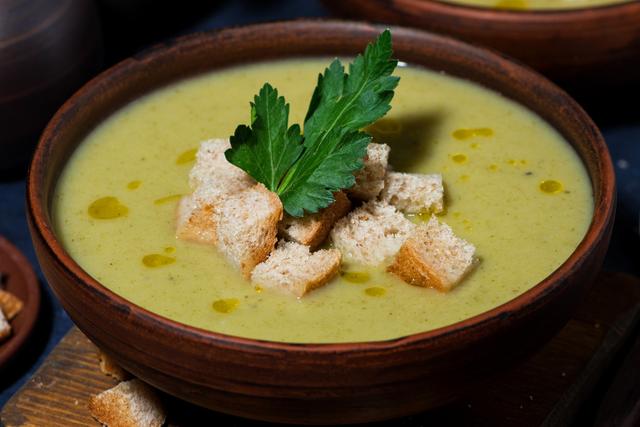 Receitas de sopas cremosas e deliciosas para degustar durante os dias frios: confira as opções do TudoGostoso!
