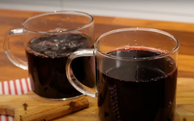 Essa é a minha receita de vinho quente favorita: o segredo para ficar bem saboroso é simples