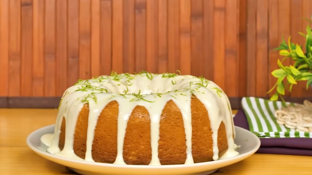 Se você gosta de bolo de limão, precisa conhecer essa receita do TudoGostoso que fica pronto rapidinho