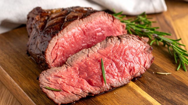 Nem alho, nem chimichurri: o segredo de 7 passos para churrasco muito mais macio