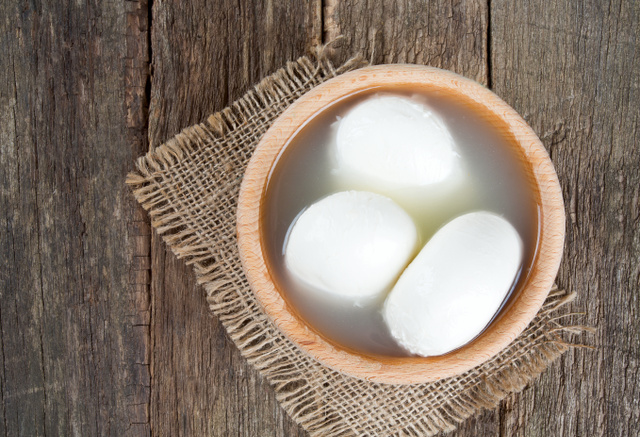 Não jogue fora a água da sua mussarela: descubra como transformá-la em um ingrediente mágico!