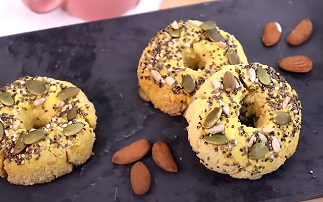 Nem ovo, nem lactose, nem glúten, nem aveia: encontrei a receita do pãozinho perfeito para o lanche ou café da manhã simples de fazer