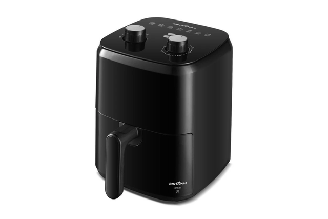 A fritadeira digital Oster da Amazon une tecnologia e versatilidade em um só produto (Reprodução: Amazon).