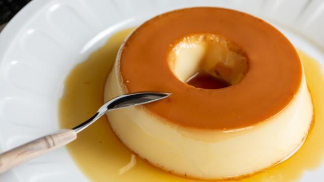 Vamos direto ao ponto: essa é a receita mais simples de pudim de leite condensado para o Natal