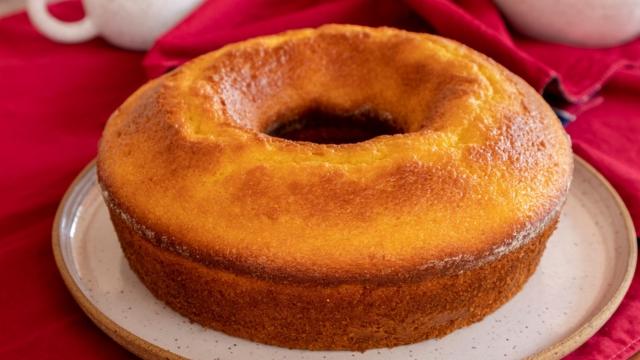 Anote, salve ou printe essa receita do melhor bolo de fubá que já comi: molhadinho e fácil de fazer