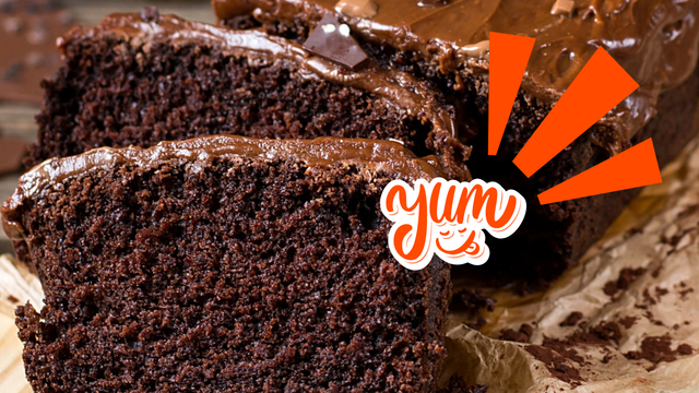 Bolo de chocolate de liquidificador fácil, rápido e delicioso é a receita perfeita para comer com um cafezinho