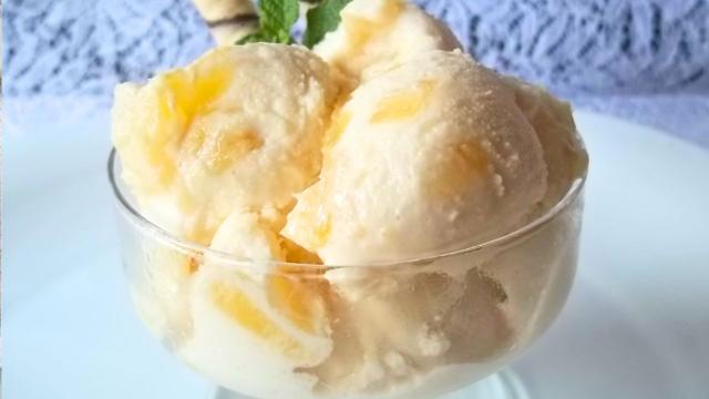 Nem banana, nem morango: sorvete de abacaxi caseiro e muito cremoso é a receita da minha família que vai te deixar viciar neste verão!