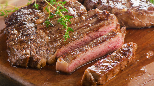 Nem cerveja, nem vinagre: esse ingrediente é perfeito para amaciar a carne de segunda e deixá-la igual de primeira