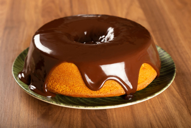 Bolo de cenoura SEM GLÚTEN e fácil de fazer: receita surpreendente dá certo