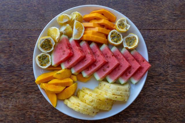 As frutas com mais agrotóxicos no Brasil são muito populares: veja quais são e o que fazer para diminuir o consumo de substâncias perigosas