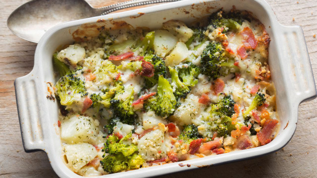 Brócolis + bacon é uma das duplas mais amadas da cozinha e aqui estão 12 receitas que provam isso