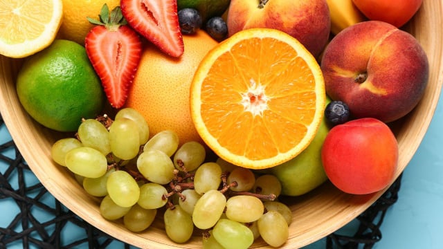 Harvard recomenda 6 frutas anti-inflamatórias que, quando consumidas diariamente, não só fornecem antioxidantes como também promovem uma flora intestinal saudável!