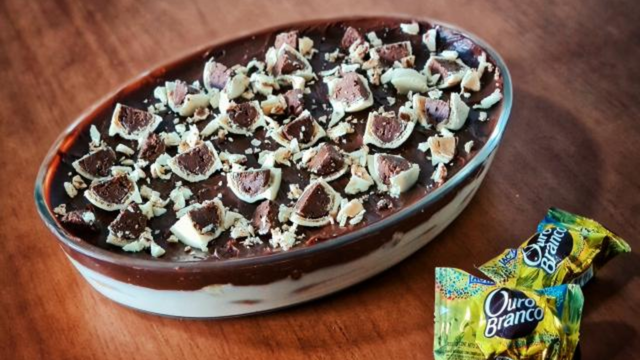 Pavê de bombom de Ouro Branco é a sobremesa de travessa fácil e deliciosa para a sua ceia de Natal