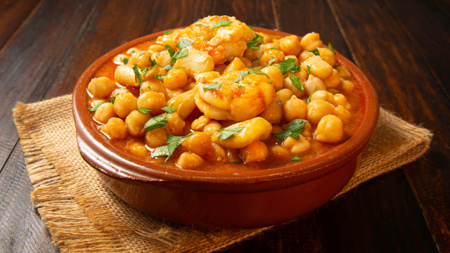 Susi Díaz, chef: "O jantar mais rápido e sem sujeira é feito refogando uma lata de grão-de-bico e alguns camarões no vinho”