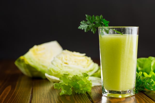 Suco natural com um vegetal inusitado tem capacidade de virar novo aliado contra envelhecimento das células, segundo estudo