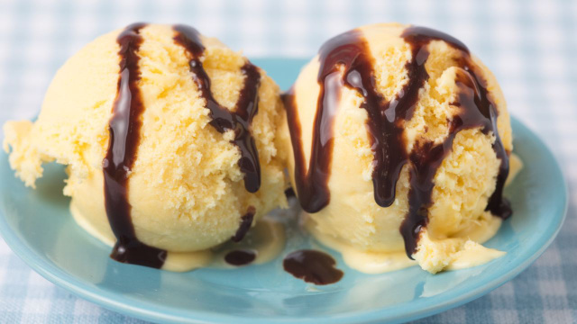 É assim que você tem sorvete pronto em casa com 2 ingredientes e em minutos