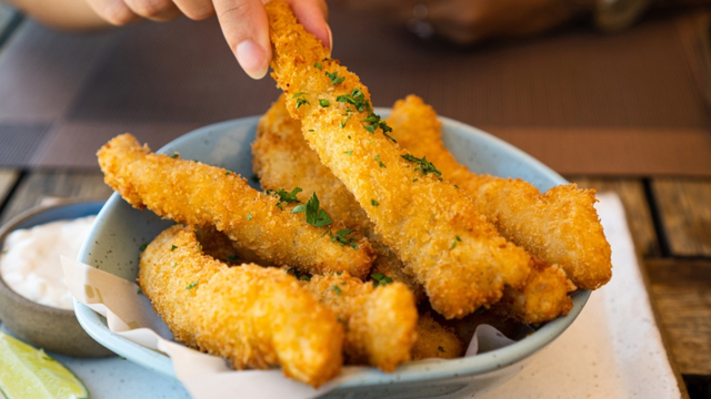As iscas ficam muito crocantes! (Créditos: Shutterstock)