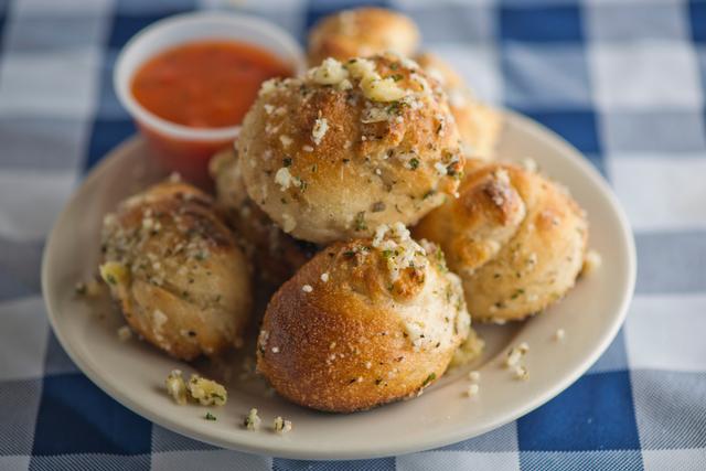 Pão de alho SEM SOVAR: faça essa receita no liquidificador e tenha mais praticidade no churrasco