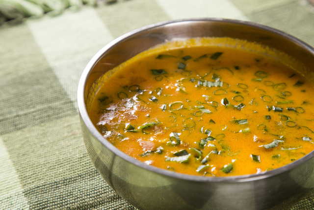 Sopa de abóbora com gengibre: receita cremosa, quentinha e perfeita para os dias frios