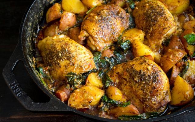 Dia de festa pede um frango assado na cerveja (Créditos: TudoGostoso)