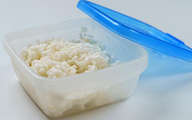 Adeus arroz duro ou seco no dia seguinte: guarde-o assim e ele nunca mais vai ressecar