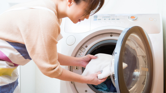 Como acabar com os pelinhos nas roupas? É isso que você precisa fazer para resolver o problema na máquina de lavar