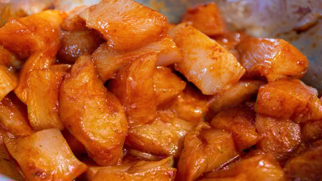 3 marinadas fáceis para variar o frango da semana e deixar tudo mais saboroso em minutos