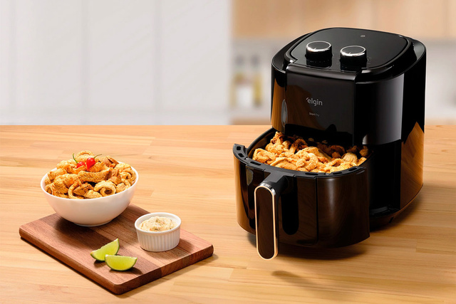 A fritadeira da Elgin Facilita tem o visual moderno e elegante (Imagem: Elgin)
 