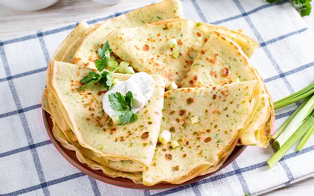 Nem omelete e nem tapioca: essa receita de frigideira de 3 ingredientes sem glúten e sem ovo é a minha predileta para o café da manhã