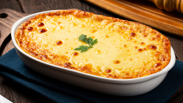 Escondidinho de carne de sol gratinado: receita para caprichar no almoço do fim de semana