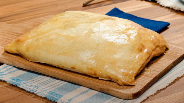 Lanchão feito com massa de pastel (Créditos: TudoGostoso)