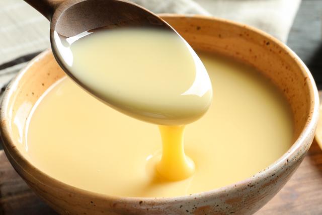 Leite condensado SEM AÇÚCAR de apenas 3 ingredientes: detalhe no modo de preparo faz a diferença