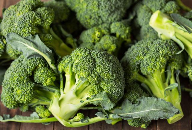 Qual a parte mais nutritiva do brócolis: talo, folha ou flores?