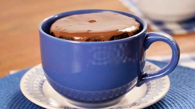 O meu primeiro bolo de micro-ondas que deu certo: receita na caneca fácil, rápida e ainda fica fofinha