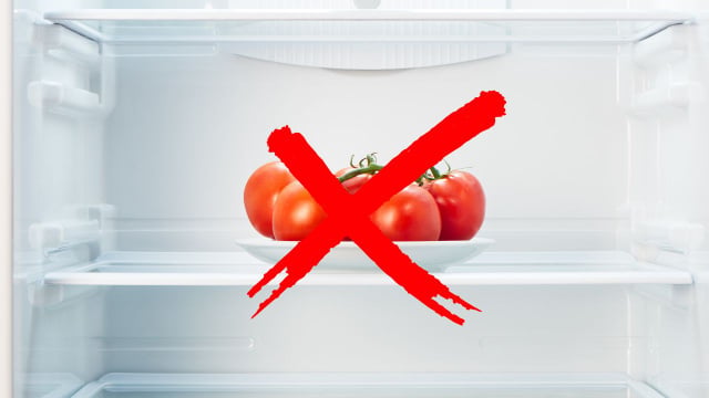 Nem a geladeira, nem a fruteira: ninguém sabe disso, mas os tomates se conservam bem nesse lugar