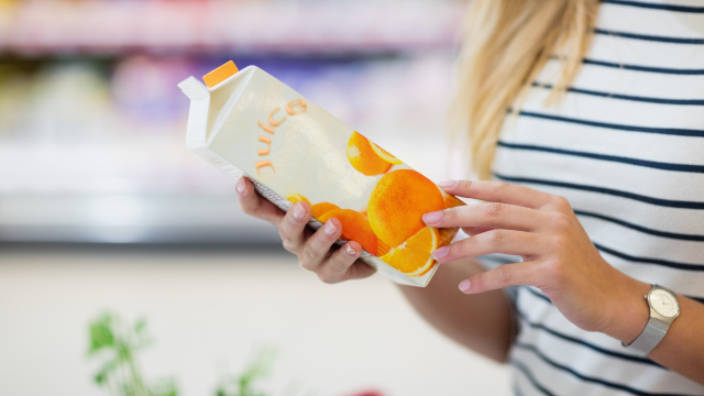 Como escolher suco de caixinha? as dicas de uma nutricionista vão te ajudar na hora da compra