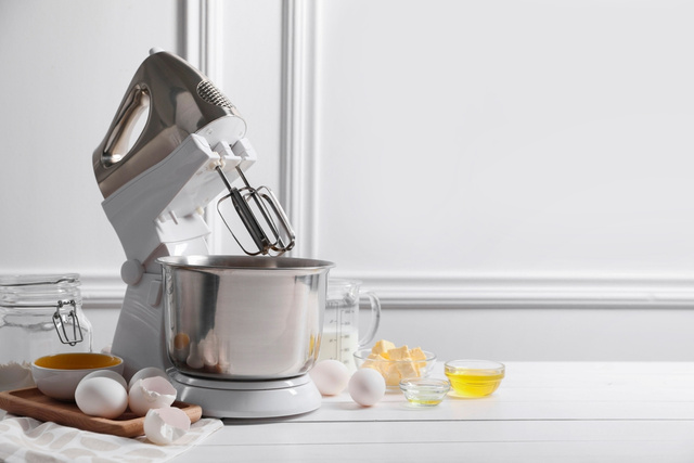 Chegou a hora de trocar a sua batedeira! Esse modelo da Mondial está saindo por menos de R$90