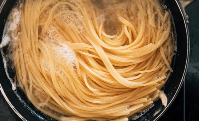 Leonardo Rejón, cirurgião bariátrico: "Os italianos não engordam comendo macarrão porque o cozinham dessa maneira."