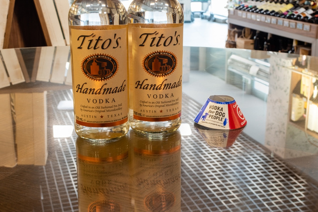 O homem que fez da sua bebida artesanal à base de milho um negócio bilionário: história de fortuna com vodka inspira e traz esperança