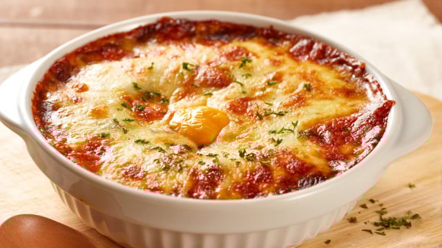 Abobrinhas gratinadas com tomate e mussarela de comer e chorar por mais: anote a receita agora!