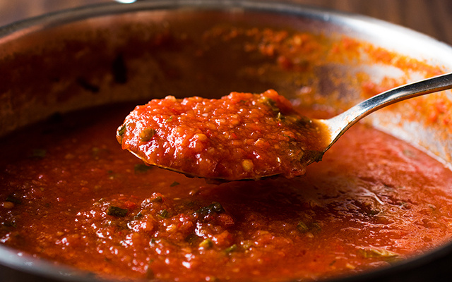 Nem caro, nem trabalhoso: esse molho de tomate é simples, barato e delicioso