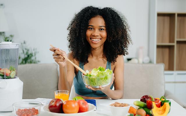 Hidratação não é só água: aprenda como se manter hidratado no verão através da alimentação