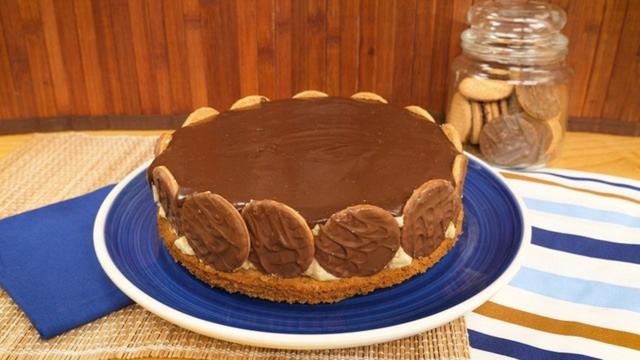 Fico esperando chegar o Natal para comer essa sobremesa gelada: a melhor torta holandesa que eu já experimentei