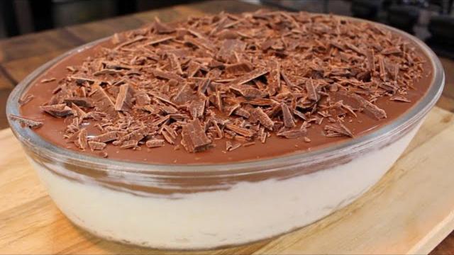 Mousse de prestígio: sobremesa maravilhosa na travessa para servir no almoço do fim de semana
