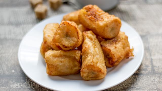 Esse é o segredo da banana frita dos restaurantes: faça desse jeito para que ela fique sequinha e crocante, serve até de sobremesa