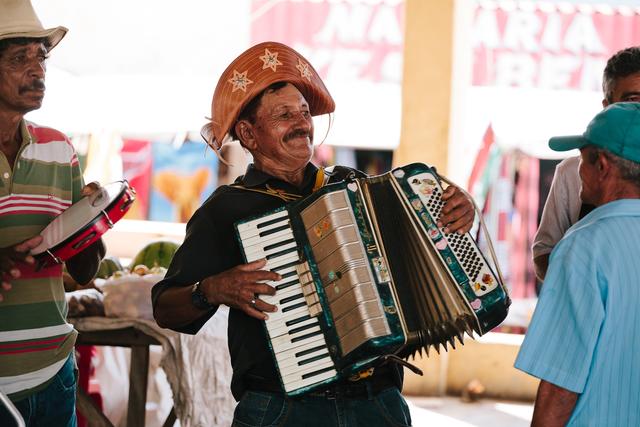 Dia do Forró: evento com música, cordel, repentes e maracatu comemora gênero musical nordestino em Maricá/RJ